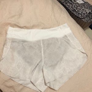 Athleta Run With It 3.5” Printed Short